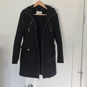 🎊🎉HP🎉🎊Gorgeous EUC BCBGeneration Women’s Coat. Chic & lightweight. XS Black.